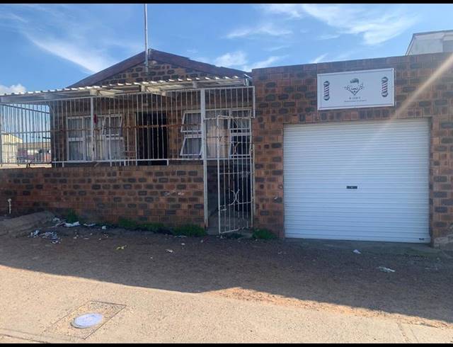 4 BEDROOM HOUSE FOR SALE IN EASTRIDGE